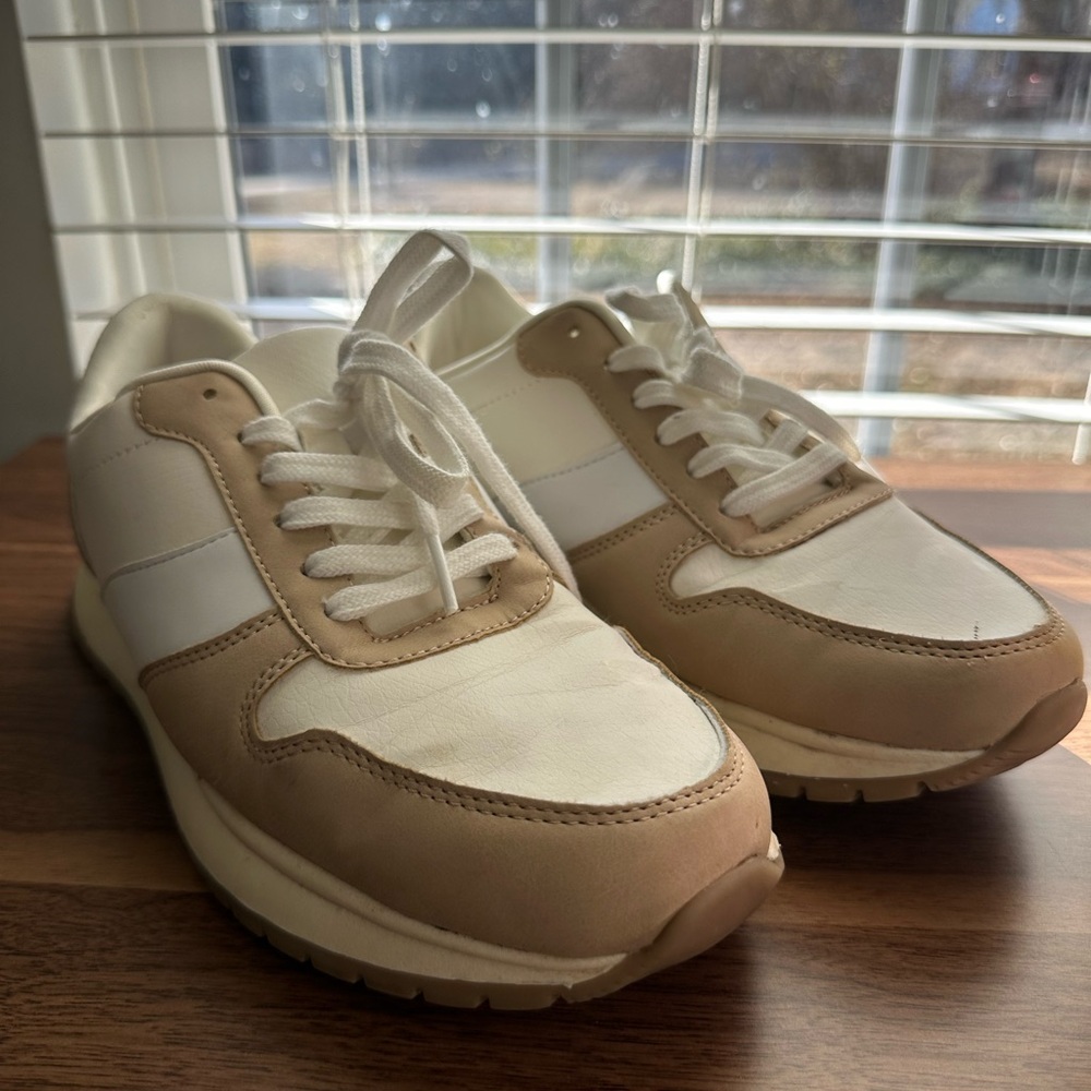 Time & Tru Sneakers